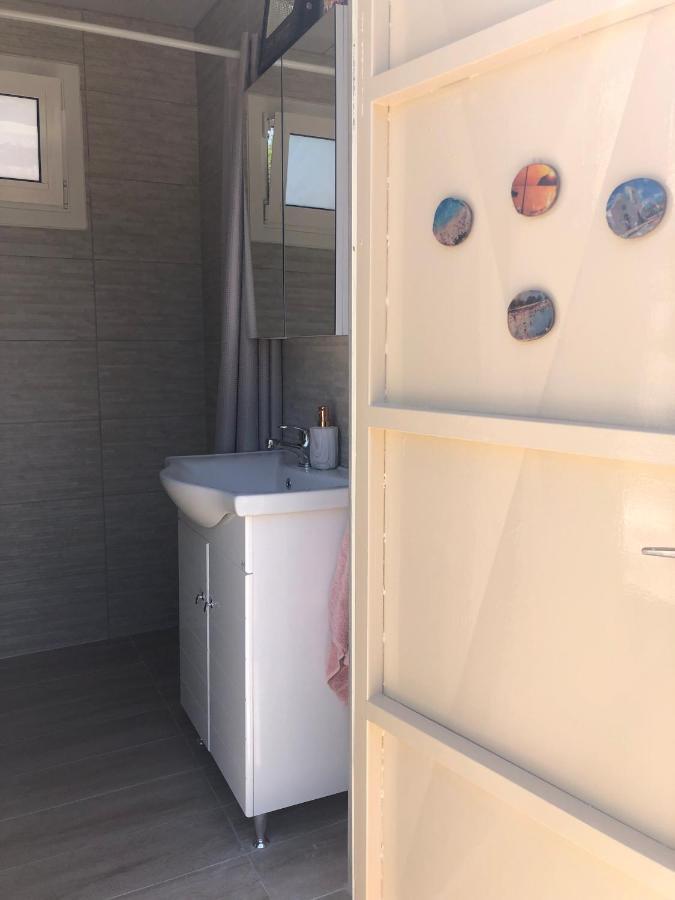 Converted Shed Studio & Garden Hanging Bed ปอร์โตราฟตี ภายนอก รูปภาพ