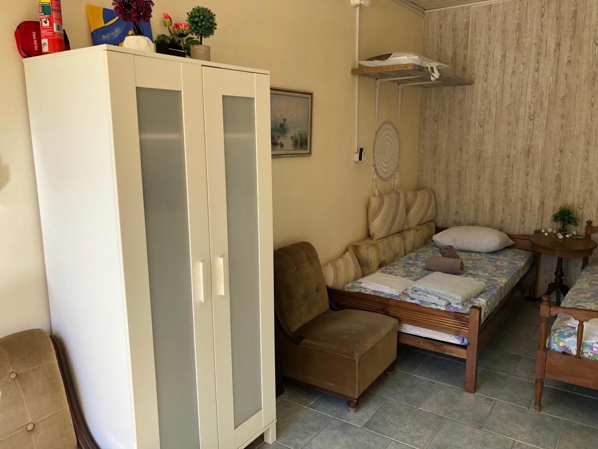 Converted Shed Studio & Garden Hanging Bed ปอร์โตราฟตี ภายนอก รูปภาพ
